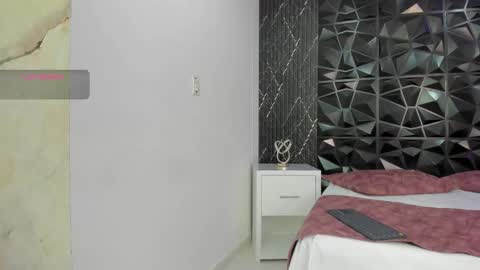 chloegils online show from 2, 12, 2025