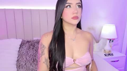 Chloe Hall online show from 16, 6, 2026