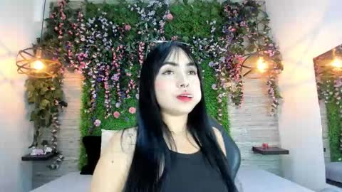 Snapshot of chloeharper1 chatting on 1, 12, 2025 Chloe online show from 1, 12, 2025