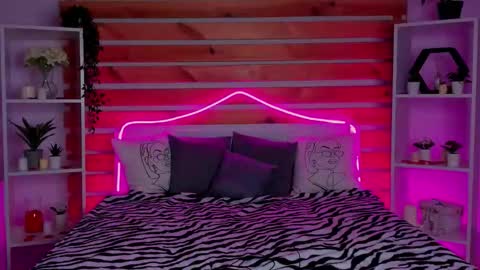 Chloe online show from 4, 12, 2025