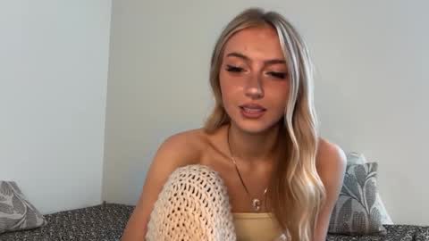 chloeros3e online show from 15, 9, 2025