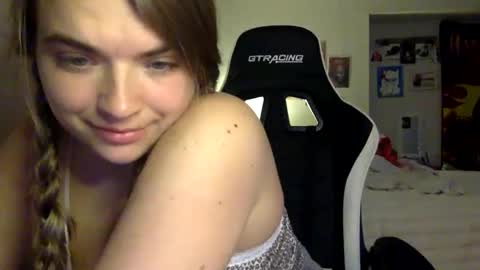 Chloe Lane online show from 22, 11, 2025