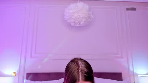 Chloe online show from 9, 4, 2026