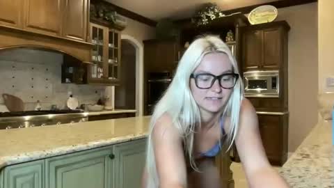Snapshot of chloexbabe chatting on 29, 4, 2026 Chloe Babe online show from 29, 4, 2026