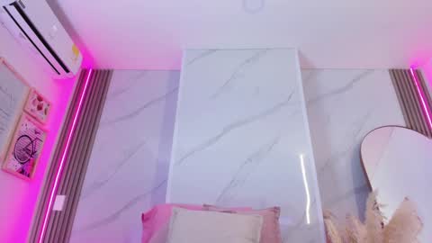 Chlooe online show from 30, 1, 2025