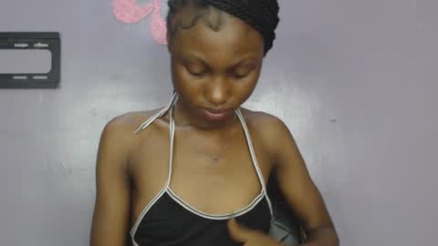 choco_petitqueen online show from 12, 1, 2025