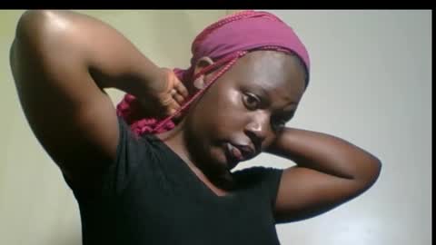 Snapshot of chocolate_queen25 chatting on 5, 11, 2025 chocolate queen25 online show from 5, 11, 2025