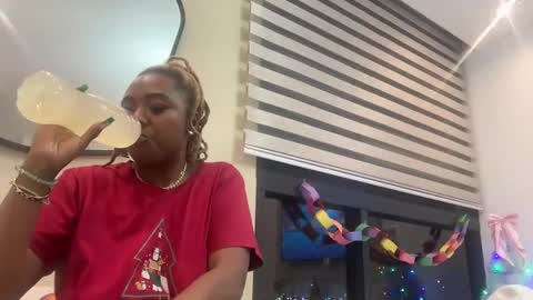 ChocolateCakeQueen online show from 21, 12, 2024