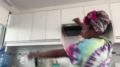 ChocolateCakeQueen online show from 9, 11, 2025