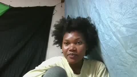 Snapshot of chololatblonde chatting on 16, 2, 2026 chololatblonde online show from 16, 2, 2026