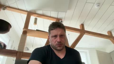 Chris online show from 13, 4, 2026