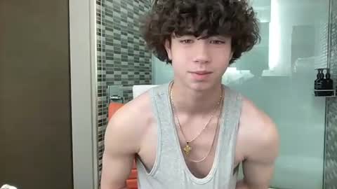 chris_baker1 online show from 19, 4, 2026