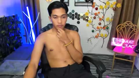 chris_hardfucker online show from 15, 12, 2025