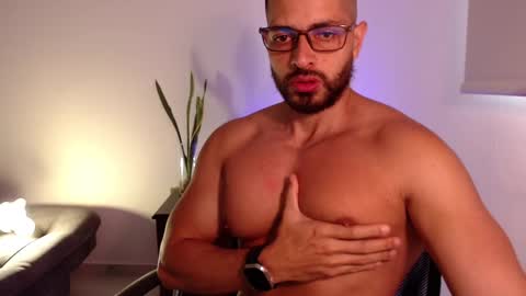 Snapshot of chris_magnum_ chatting on 2, 3, 2025 cris Twitter magnum101010 insta magnumc20 online show from 2, 3, 2025