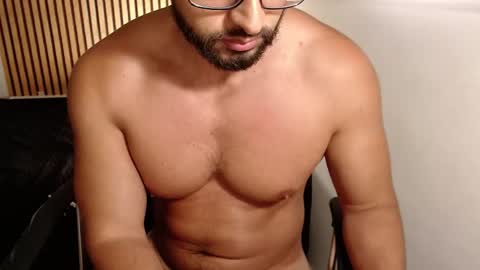 Snapshot of chris_magnum_ chatting on 27, 9, 2025 cris Twitter magnum101010 insta magnumc20 online show from 27, 9, 2025