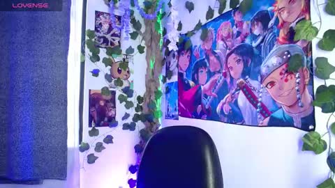 Snapshot of chriss_wg_ chatting on 19, 12, 2024 Christian Wang online show from 19, 12, 2024