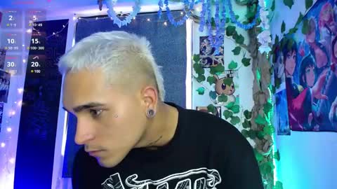 Snapshot of chriss_wg_ chatting on 19, 12, 2024 Christian Wang online show from 19, 12, 2024