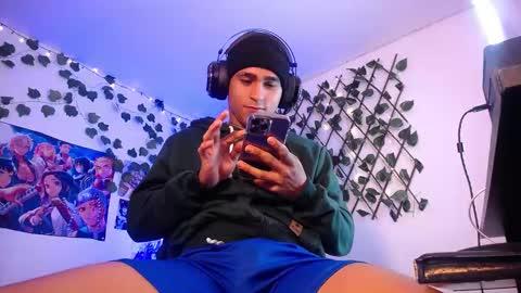 Snapshot of chriss_wg_ chatting on 22, 2, 2025 Christian Wang online show from 22, 2, 2025