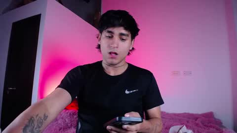 Snapshot of chriss_wg_ chatting on 13, 10, 2025 Christian Wang online show from 13, 10, 2025