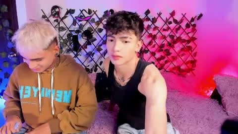 Christian Wang online show from 8, 4, 2026