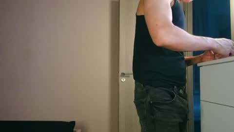 UPVOTE ME ------  ILL DO SOMETHING FOR FREE online show from 18, 7, 2026