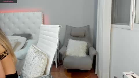 Christie online show from 15, 4, 2026