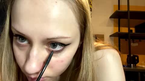 Bella online show from 4, 3, 2026