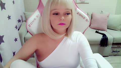 Snapshot of christirose chatting on 23, 1, 2025 Christi online show from 23, 1, 2025