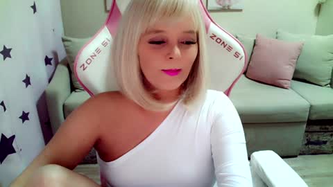 Snapshot of christirose chatting on 26, 1, 2025 Christi online show from 26, 1, 2025