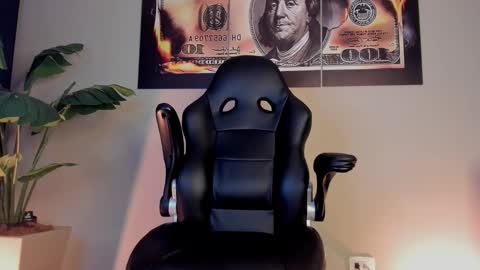 Snapshot of chrizmacgregor chatting on 28, 2, 2026 chrizmacgregor online show from 28, 2, 2026