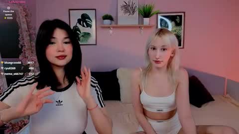 EvaBlonde TayaBrunette EliieBlack hair online show from 31, 3, 2026