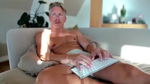 ChrisBang online show from 6, 7, 2026