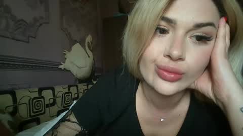 GreenKarina online show from 23, 4, 2026