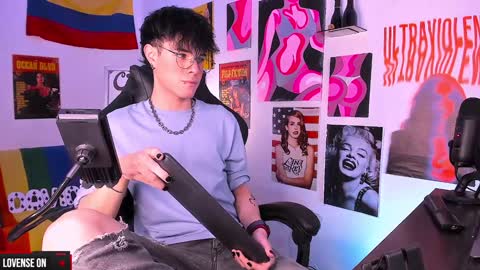 David     Independent Model online show from 7, 1, 2025