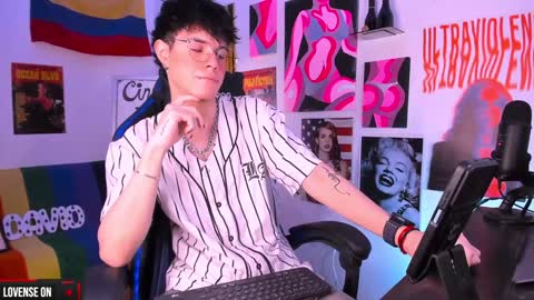 David     Independent Model online show from 20, 1, 2025