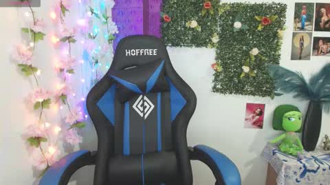 Snapshot of cinthiacarter chatting on 27, 10, 2025 CinthiaCarter online show from 27, 10, 2025