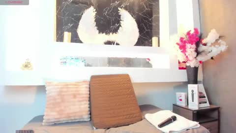 Cinthya  online show from 6, 11, 2025