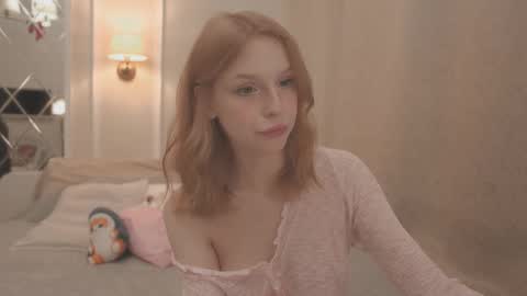 Snapshot of claire_bennett chatting on 6, 10, 2025 Claire Bennett online show from 6, 10, 2025