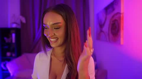 Clara smile online show from 18, 9, 2025