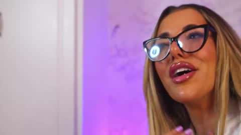 ClaraHazel online show from 25, 9, 2025