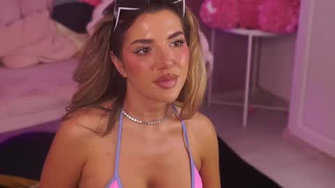 ClaraHazel online show from 7, 5, 2026