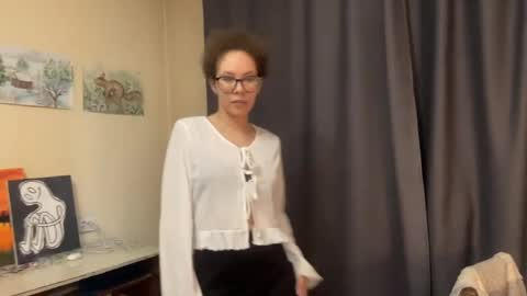 Selena online show from 12, 4, 2026