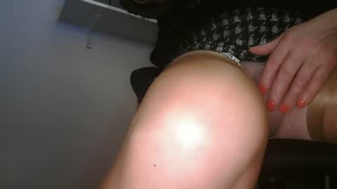 clare nylons online show from 28, 11, 2025