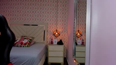 Snapshot of clarise_hall chatting on 3, 1, 2025 C L A R I S E online show from 3, 1, 2025