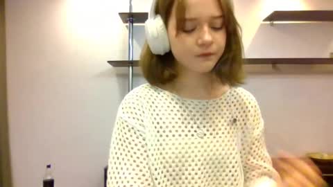 clementinaaures online show from 4, 11, 2025