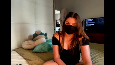 Snapshot of clementine75009 chatting on 8, 5, 2026 clementine75009 online show from 8, 5, 2026