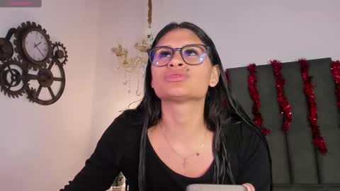 Cleopatra online show from 23, 11, 2025