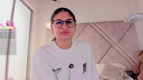 Cleopatra online show from 30, 11, 2025