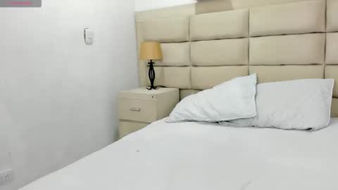 cleowhite_ online show from 12, 11, 2025