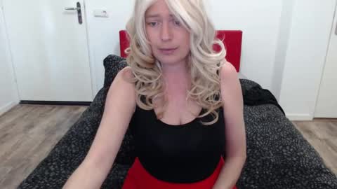 Syl  online show from 10, 3, 2025